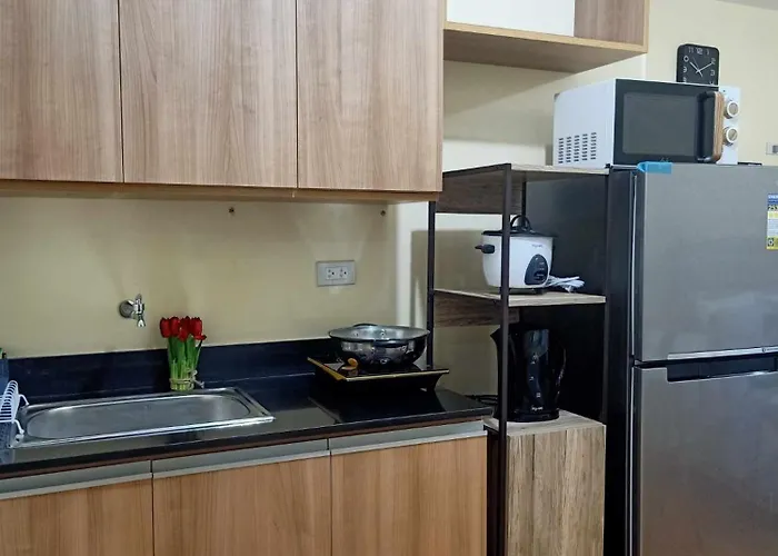 Coho The Hermosa - Staycation Unit And Balcony View With Swimming Pool And Open Court Access