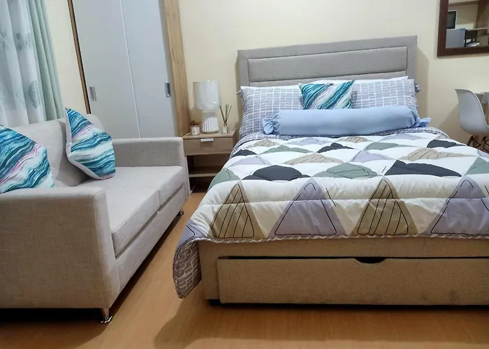 Coho The Hermosa - Staycation Unit And Balcony View With Swimming Pool And Open Court Access