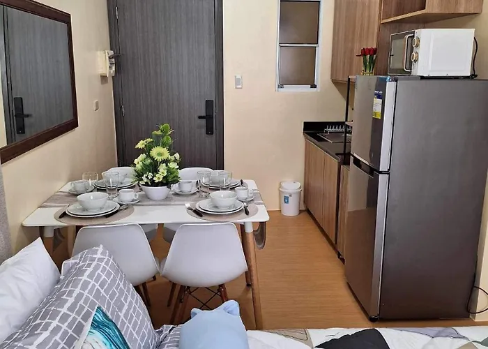 Coho The Hermosa - Staycation Unit And Balcony View With Swimming Pool And Open Court Access