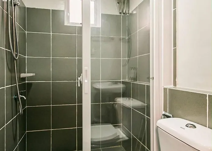 Coho The Hermosa - Staycation Unit And Balcony View With Swimming Pool And Open Court Access Manilla