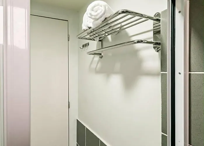 Coho The Hermosa - Staycation Unit And Balcony View With Swimming Pool And Open Court Access * Manilla